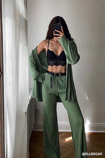 storets.com Maria Flared Leg Plisse Pants