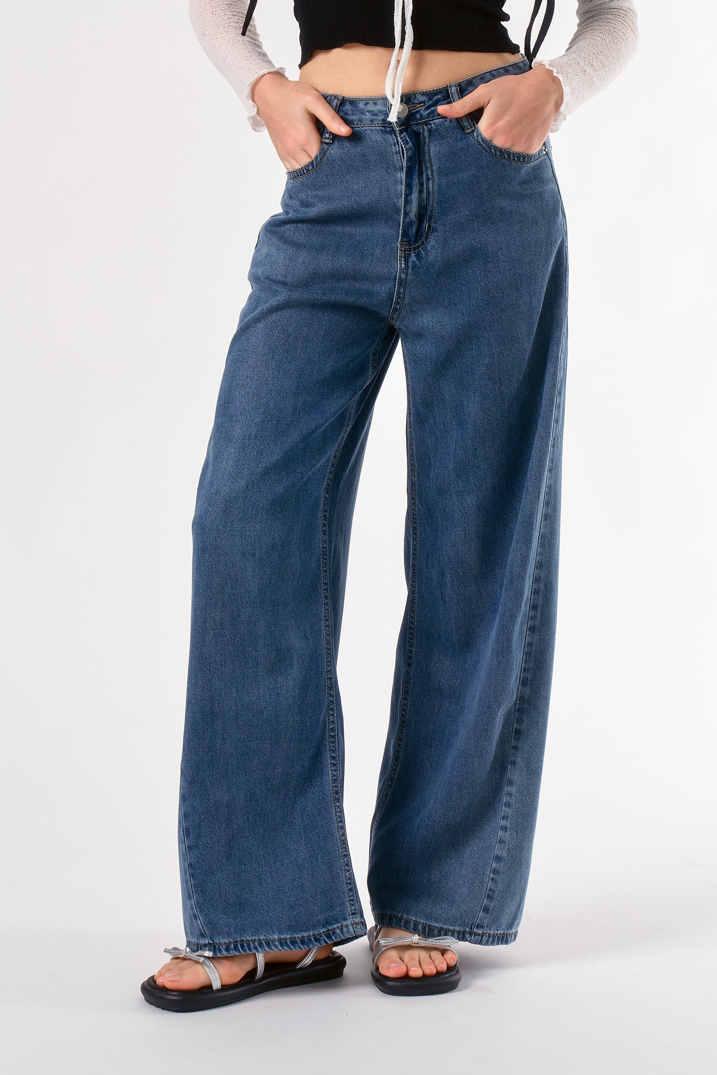 storets.com Bella Flared Jeans