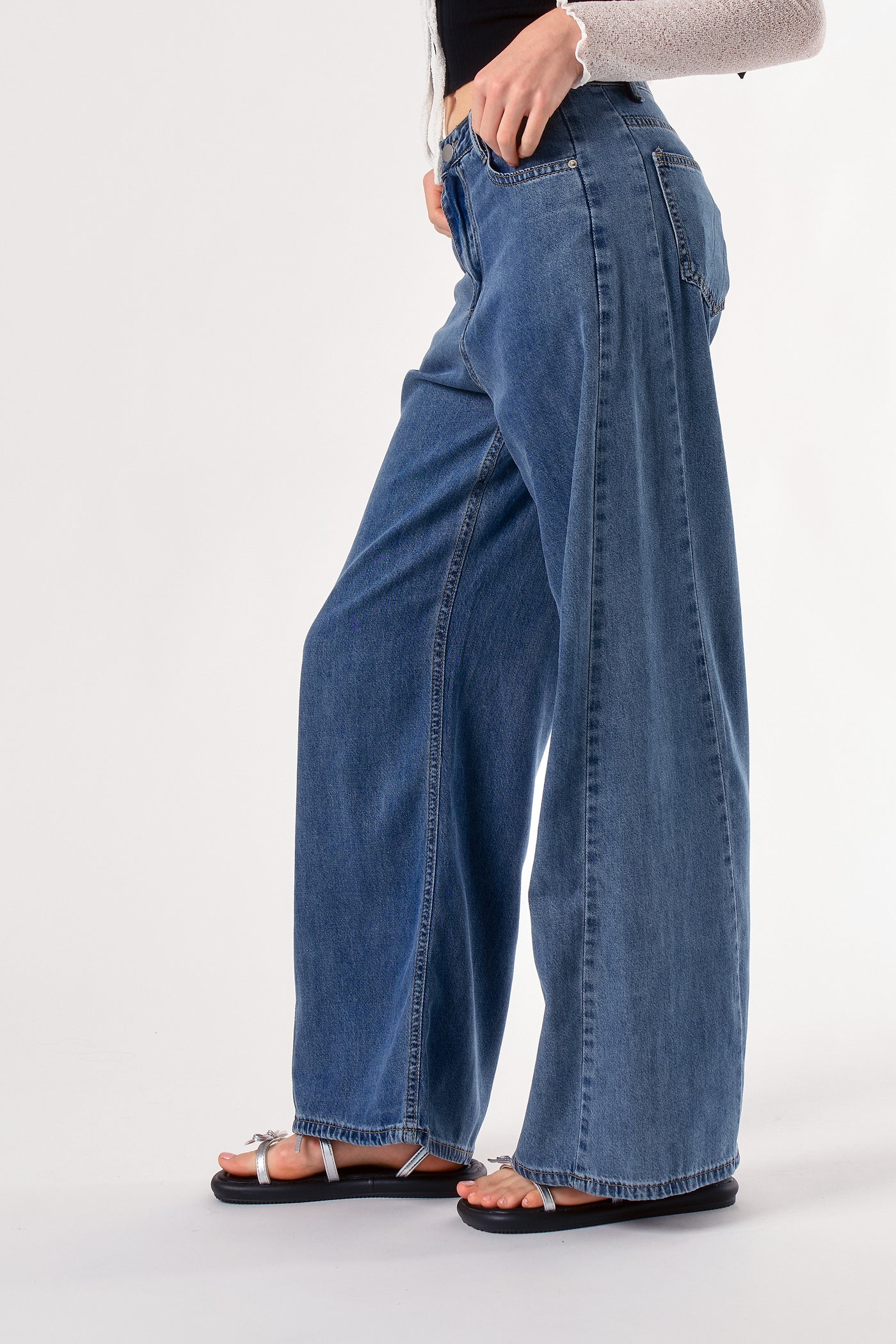 storets.com Bella Flared Jeans