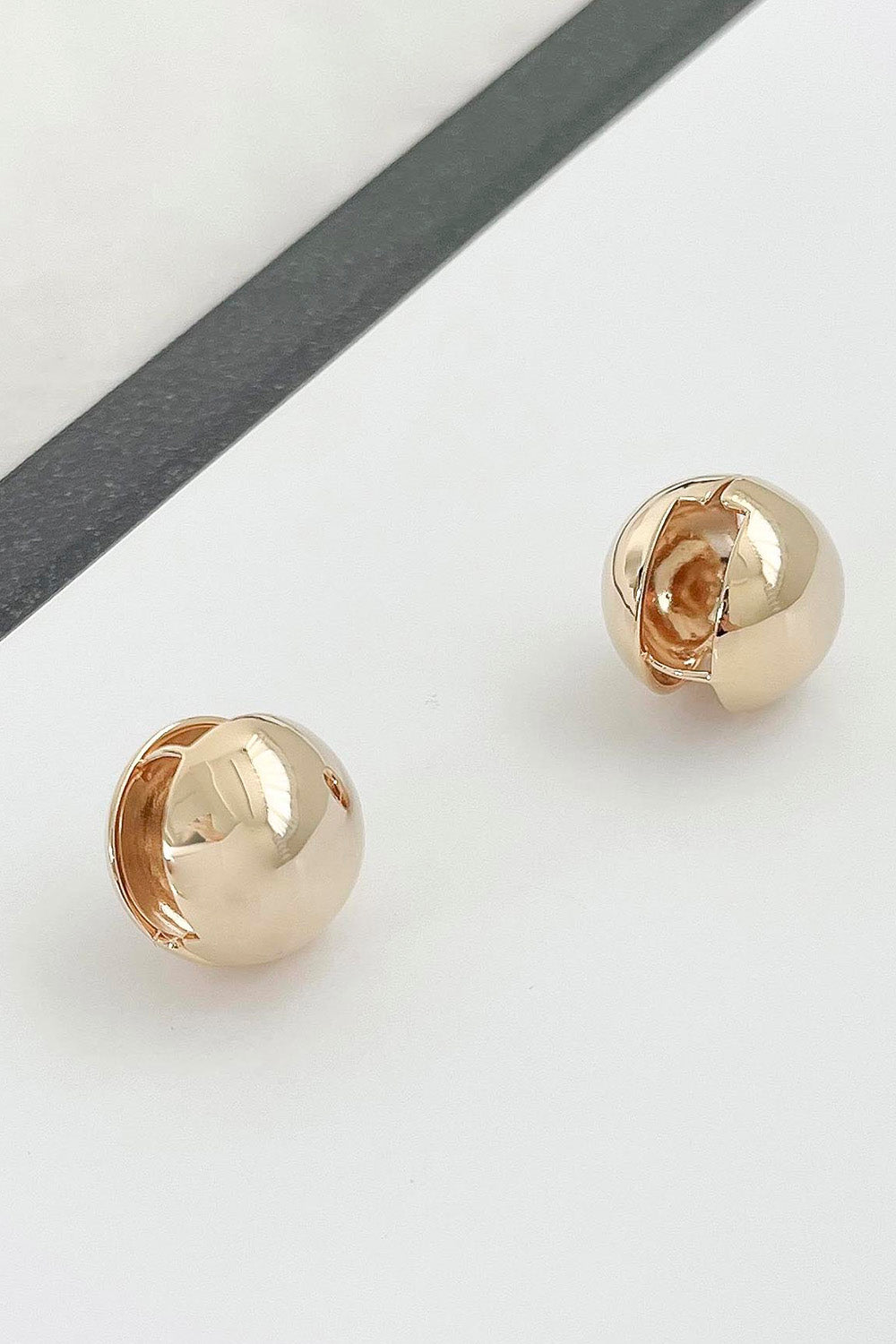 storets.com Bold Ball Earrings