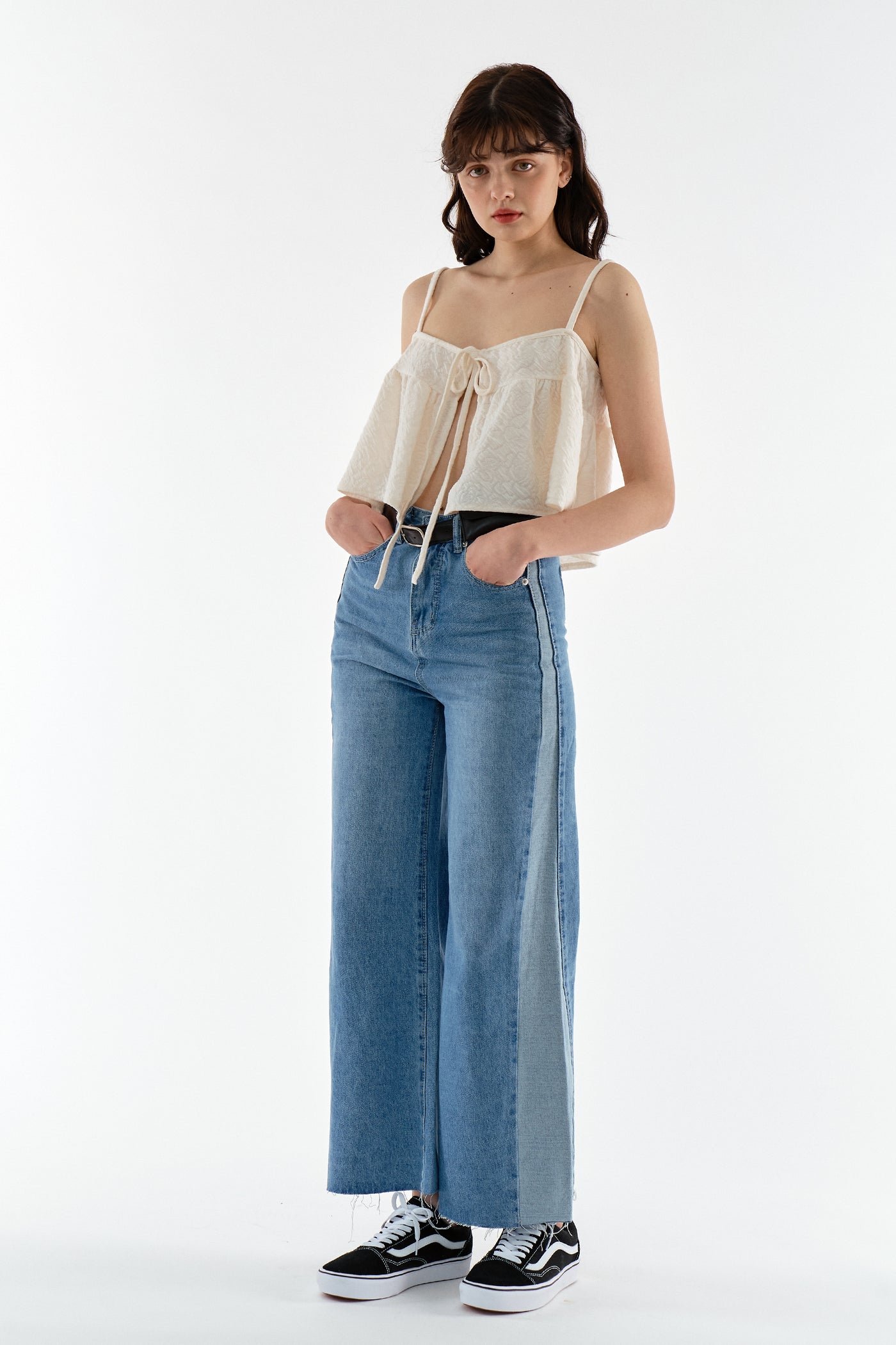 storets.com Daphne Flare Legged Jeans