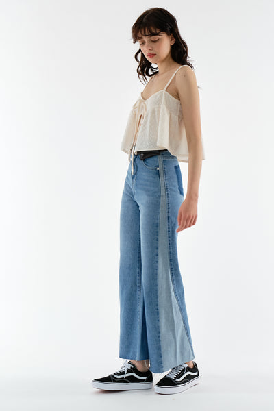 storets.com Daphne Flare Legged Jeans