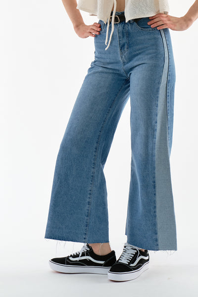 storets.com Daphne Flare Legged Jeans