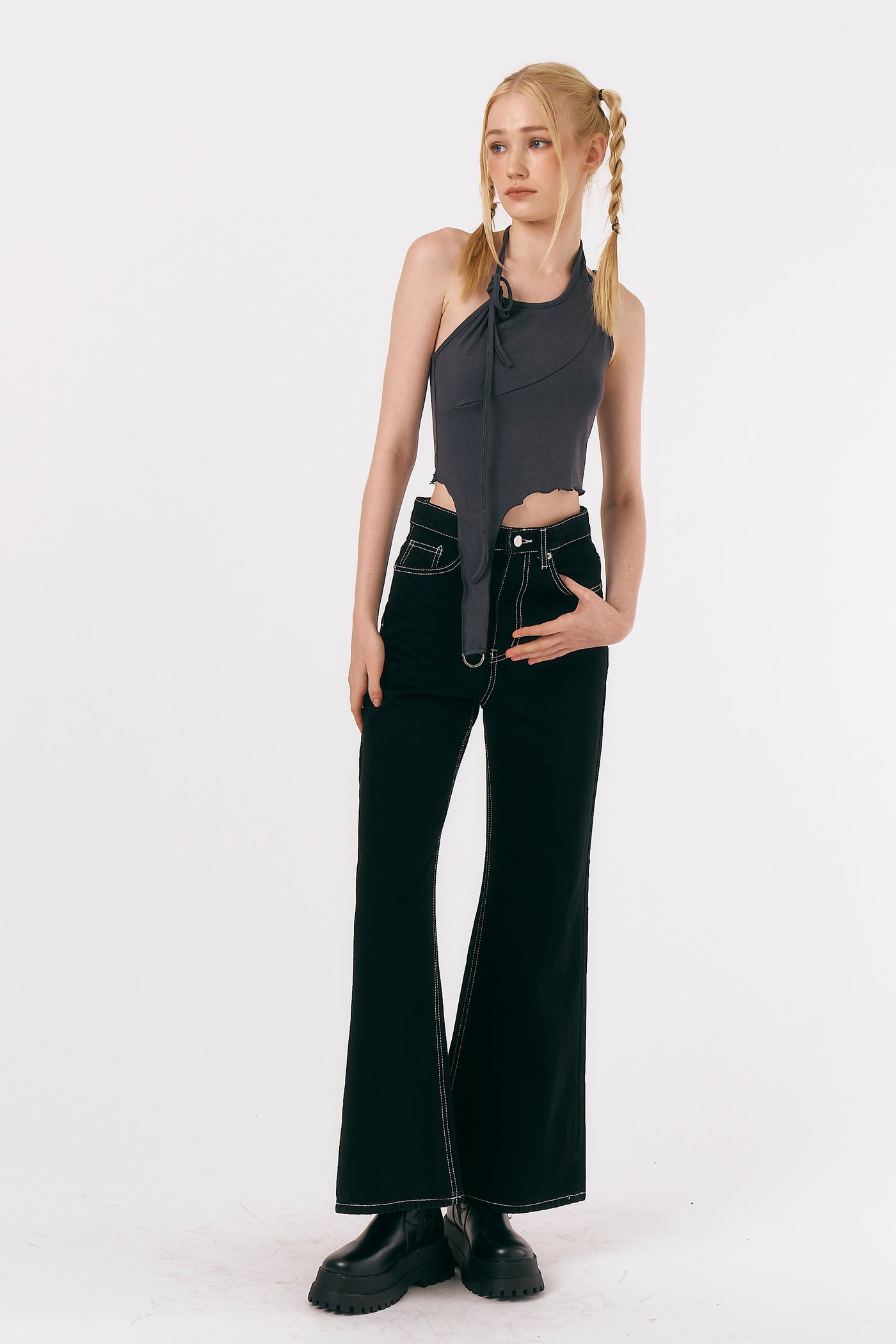 storets.com Xenia Flared Jeans