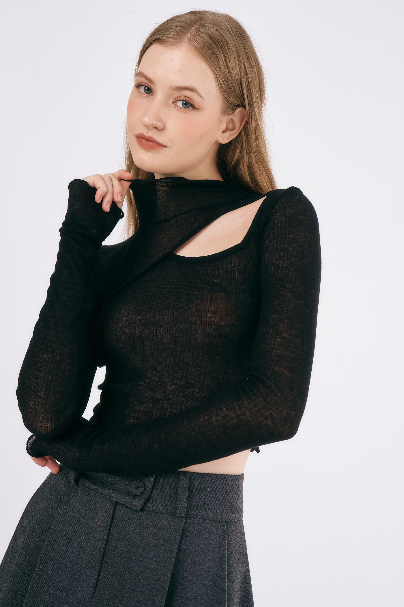 storets.com Eliana Cut-out Turtleneck Top