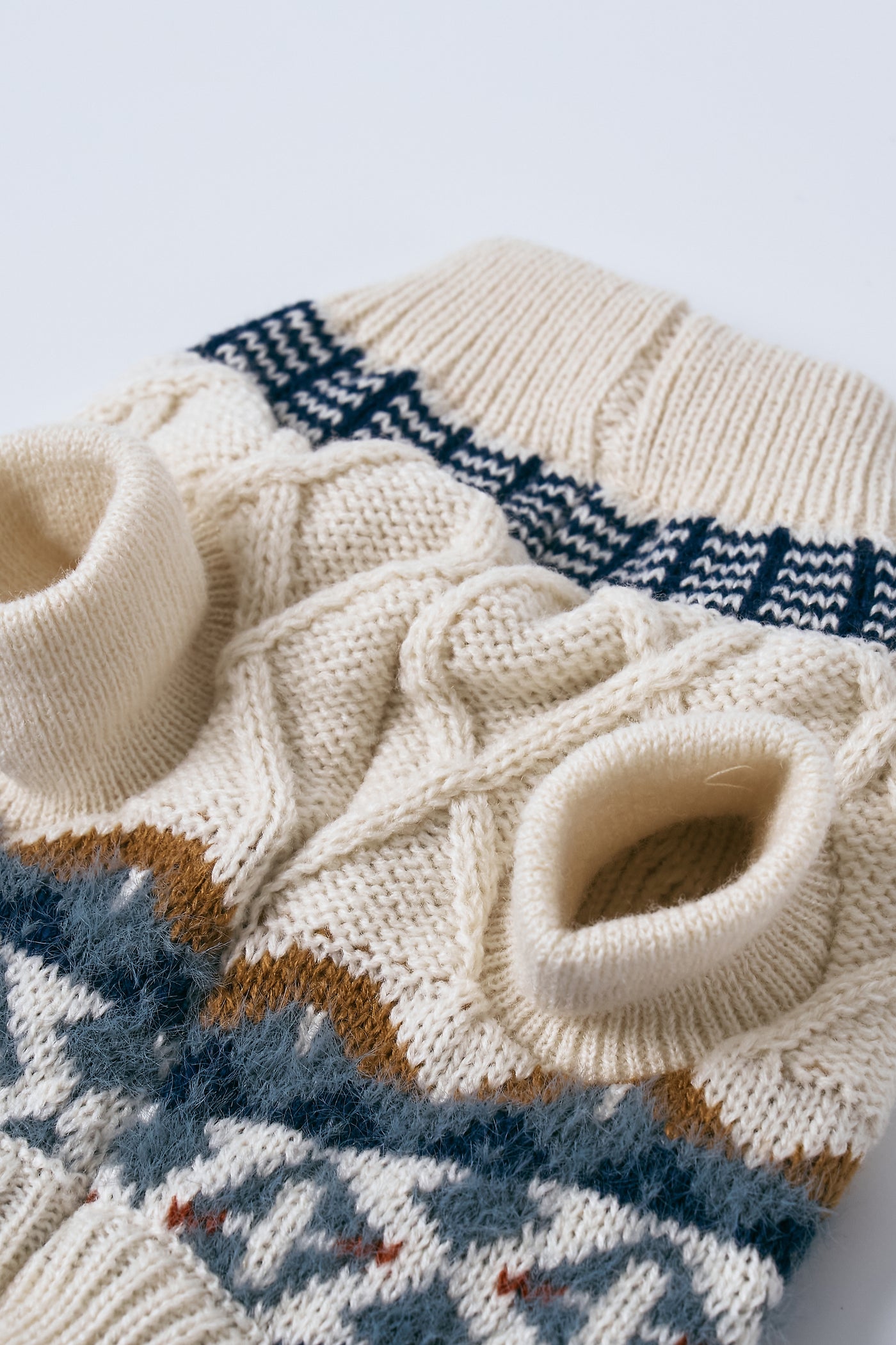 storets.com [STORETS X COSONNE] Fair Isle Granny Pet Sweater(for pet)