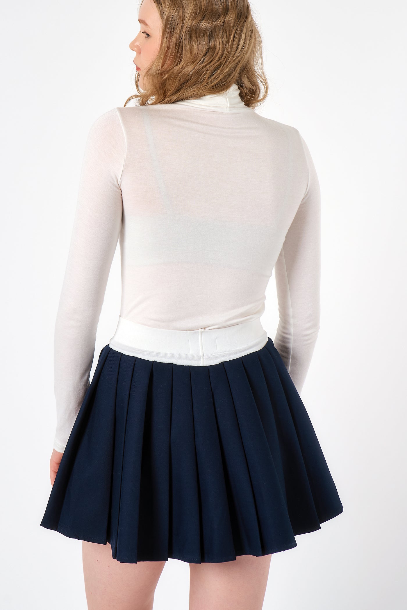 storets.com Binny Turtleneck Top