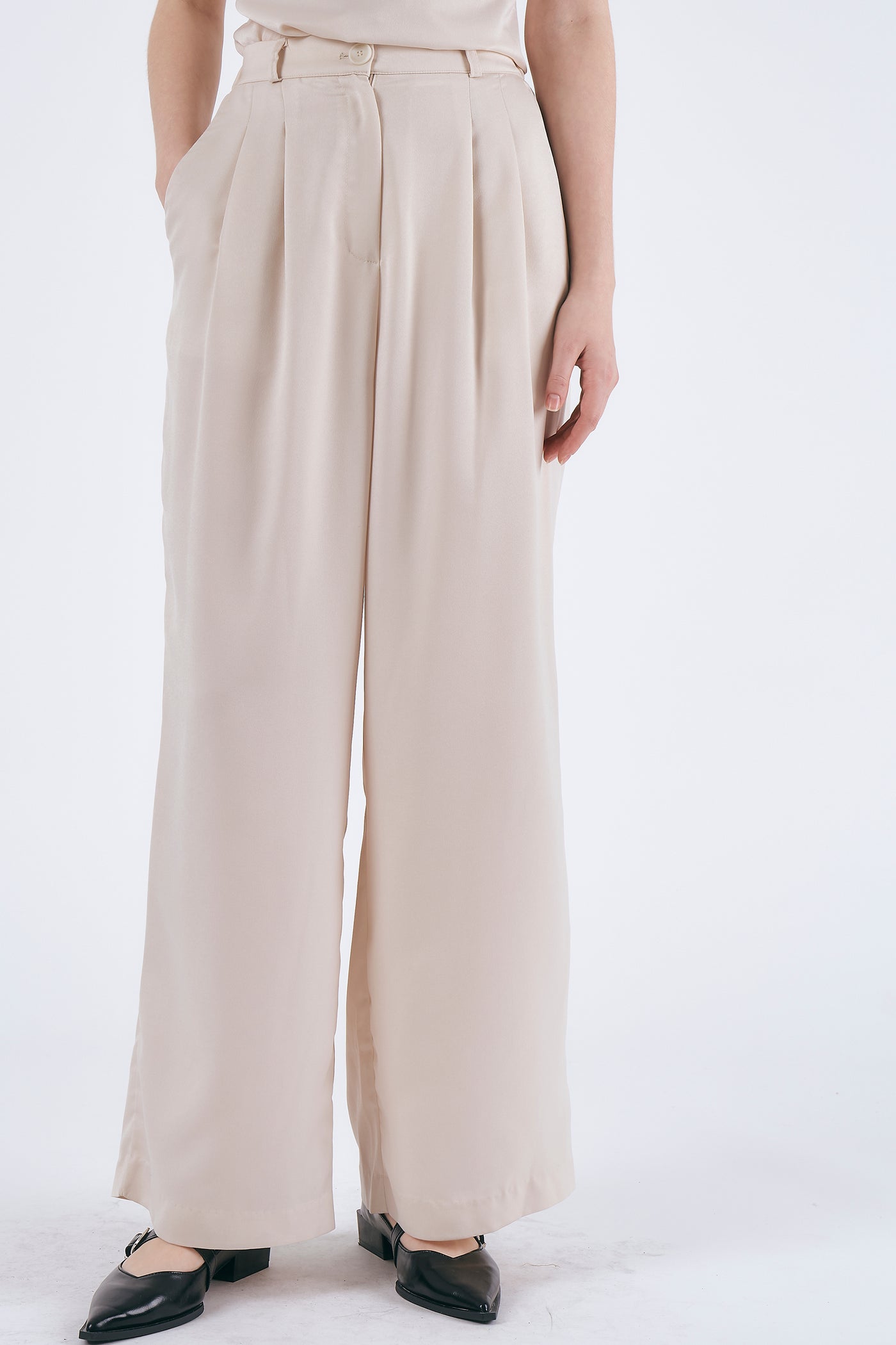 storets.com Mia Wide Leg Satin Pants