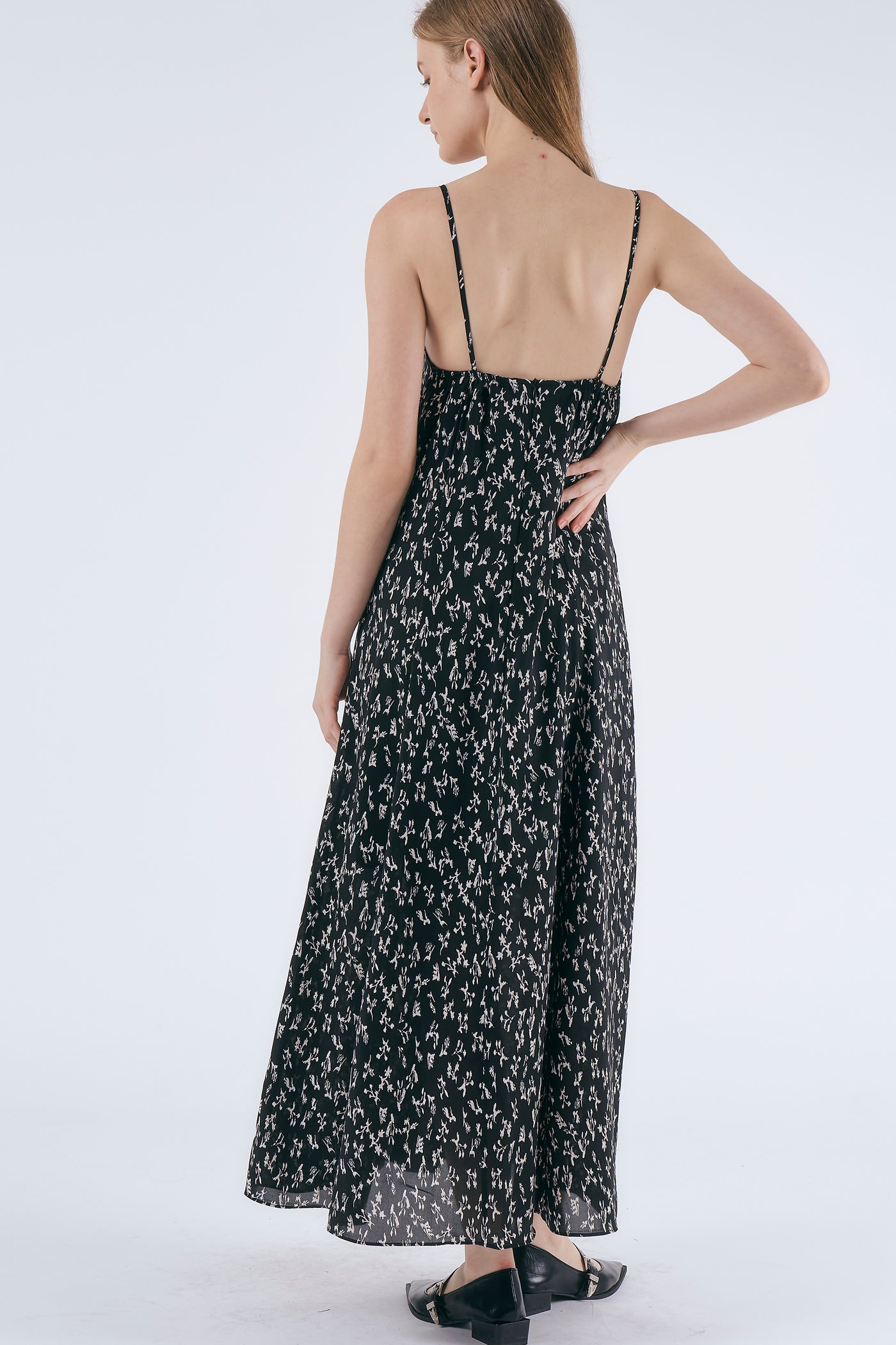 storets.com Ollie Floral Slip Dress