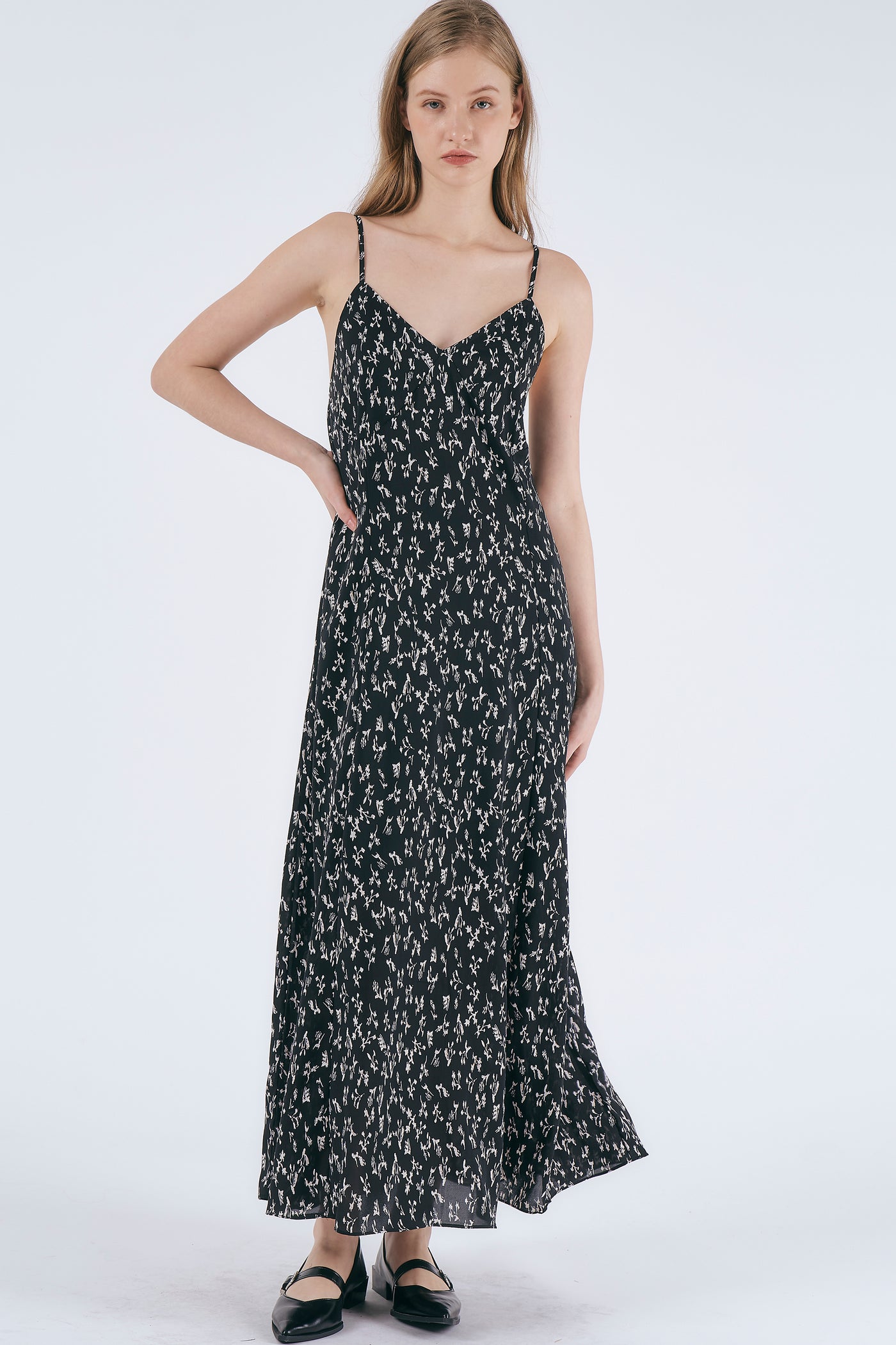 storets.com Ollie Floral Slip Dress