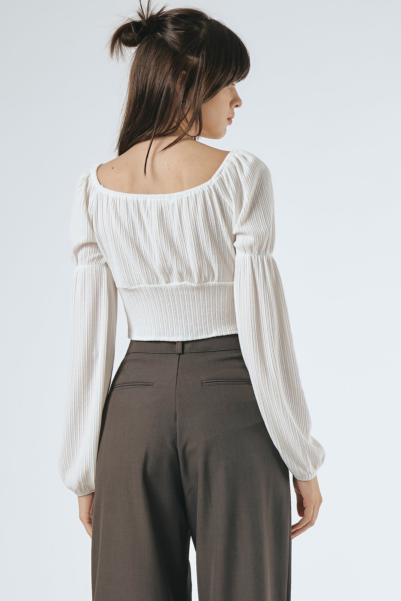 storets.com Pam Puff Sleeved Cropped Top