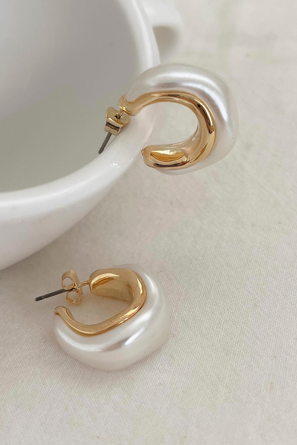 storets.com Pearly Plate Earrings