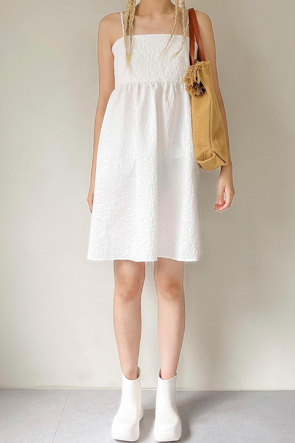 storets.com Lettering Raffia Shoulder Bag