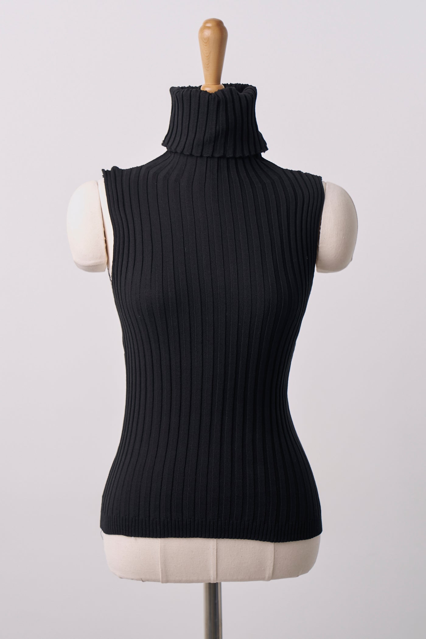 storets.com Lucy Ribbed Sleeveless Top