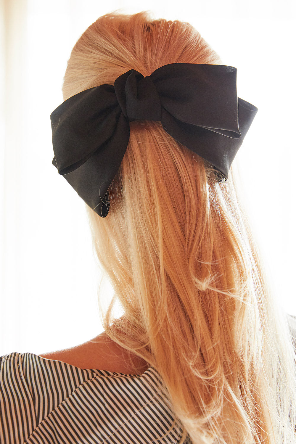 storets.com Oversized Hair Bow