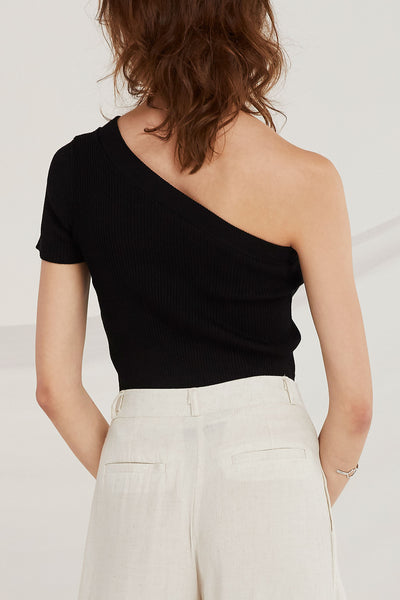 storets.com Cara One-Shoulder Knit Top