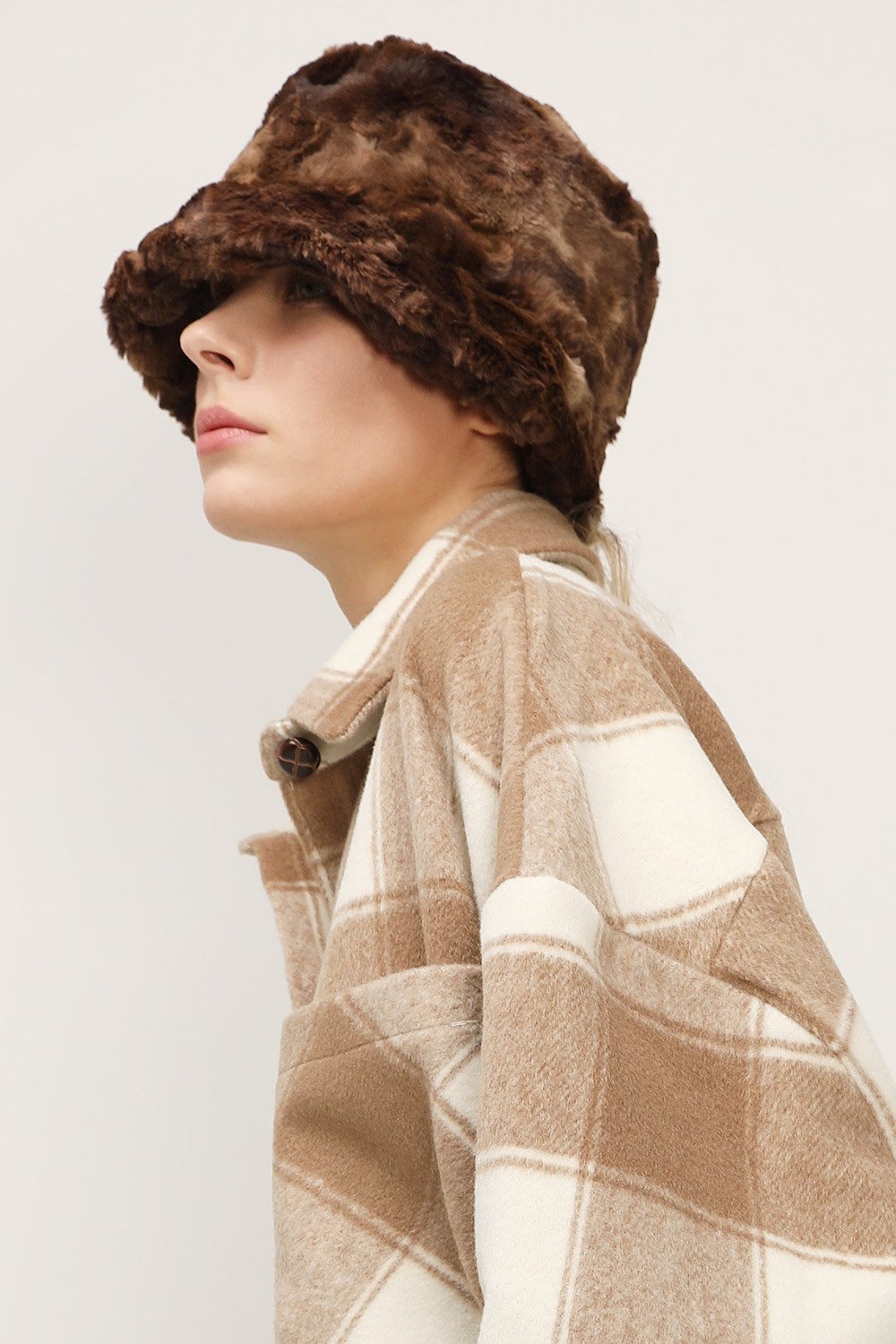 storets.com Fur Bucket Hat