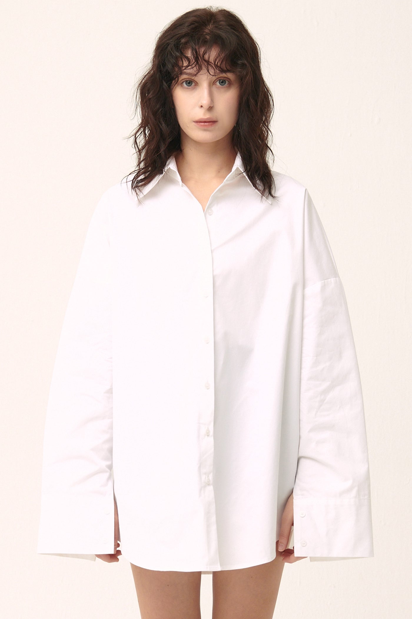 storets.com [NEW] Ariana Oversized Fit Shirt