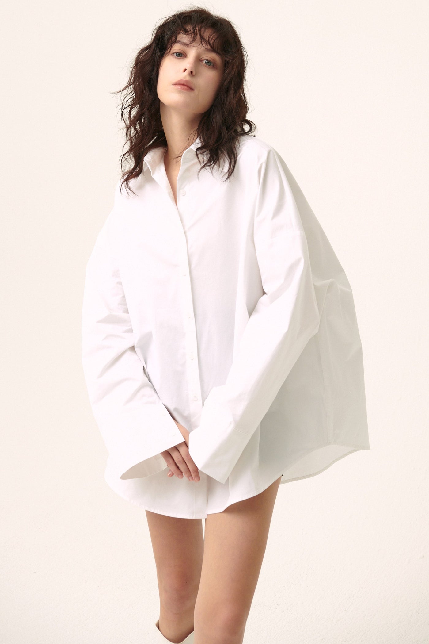 storets.com [NEW] Ariana Oversized Fit Shirt