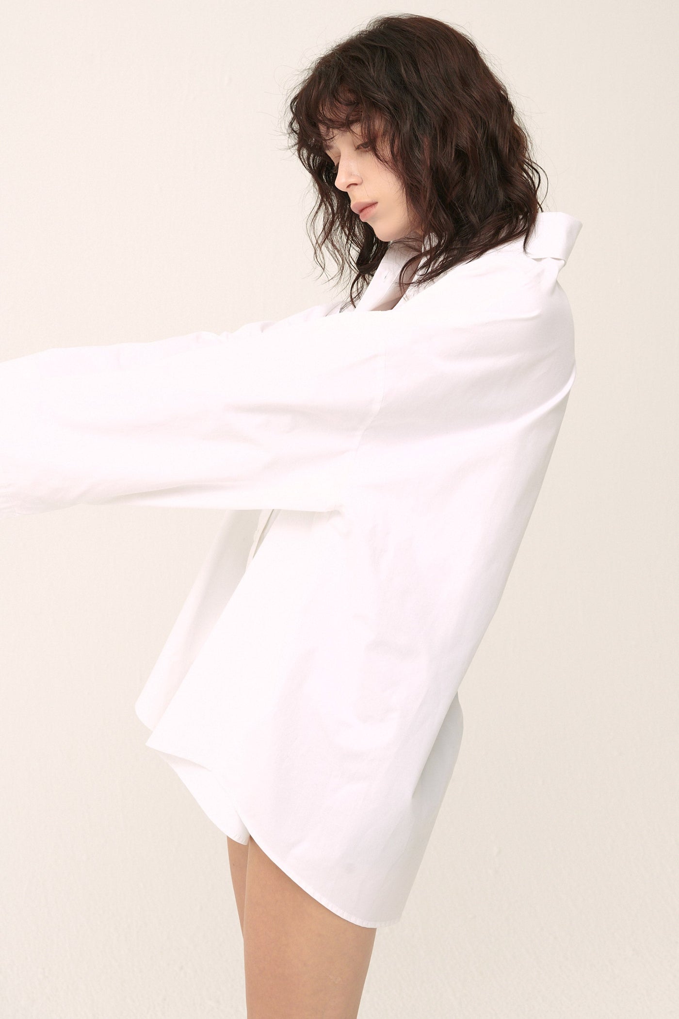 storets.com [NEW] Ariana Oversized Fit Shirt