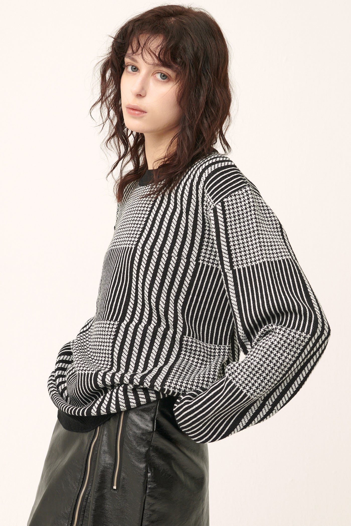 storets.com [NEW] Madison Sweater in Plaid