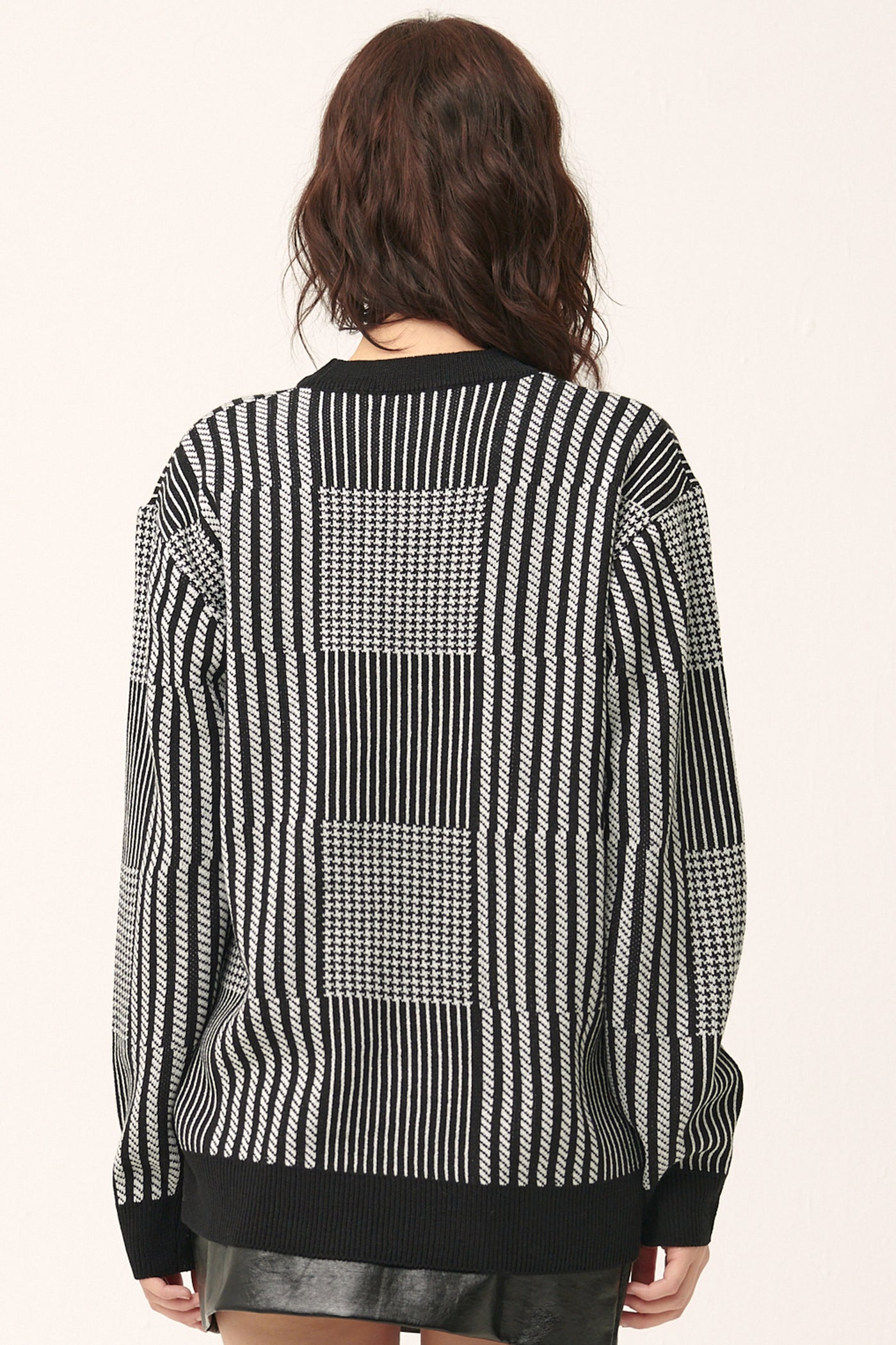 storets.com [NEW] Madison Sweater in Plaid