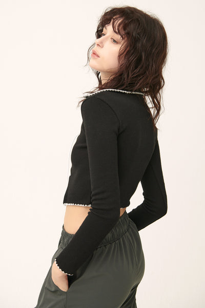 storets.com [NEW] Milla Open Front Crop Top