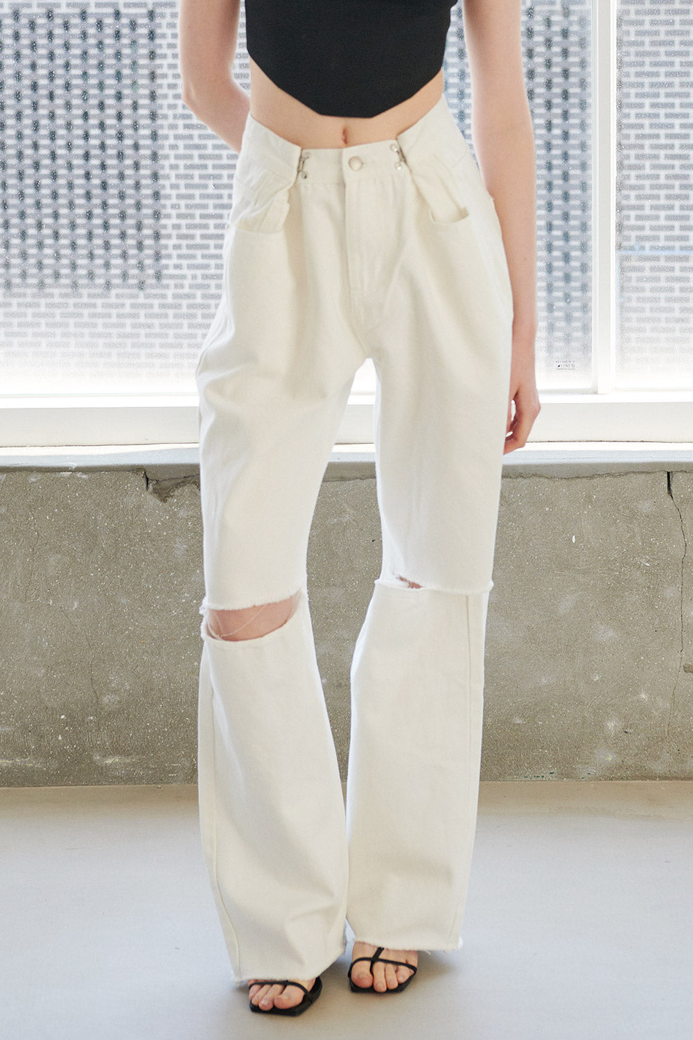 storets.com Vera Slash Cutout Jeans