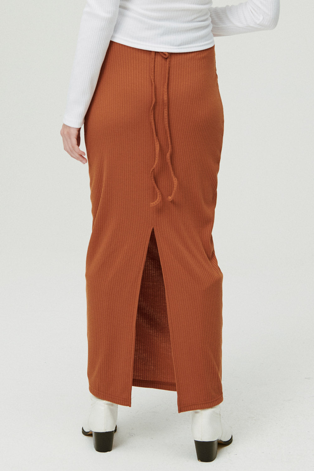 storets.com Jade Ribbed Skirt w/String