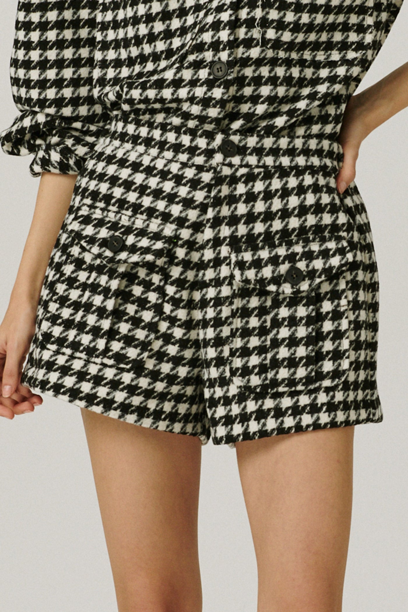 storets.com Harper Houndstooth Utility Short