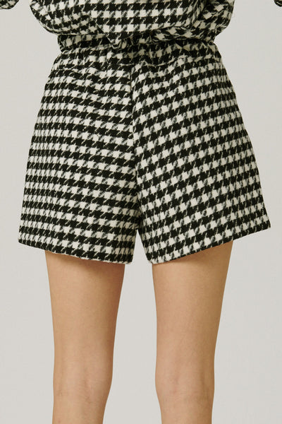 storets.com Harper Houndstooth Utility Short