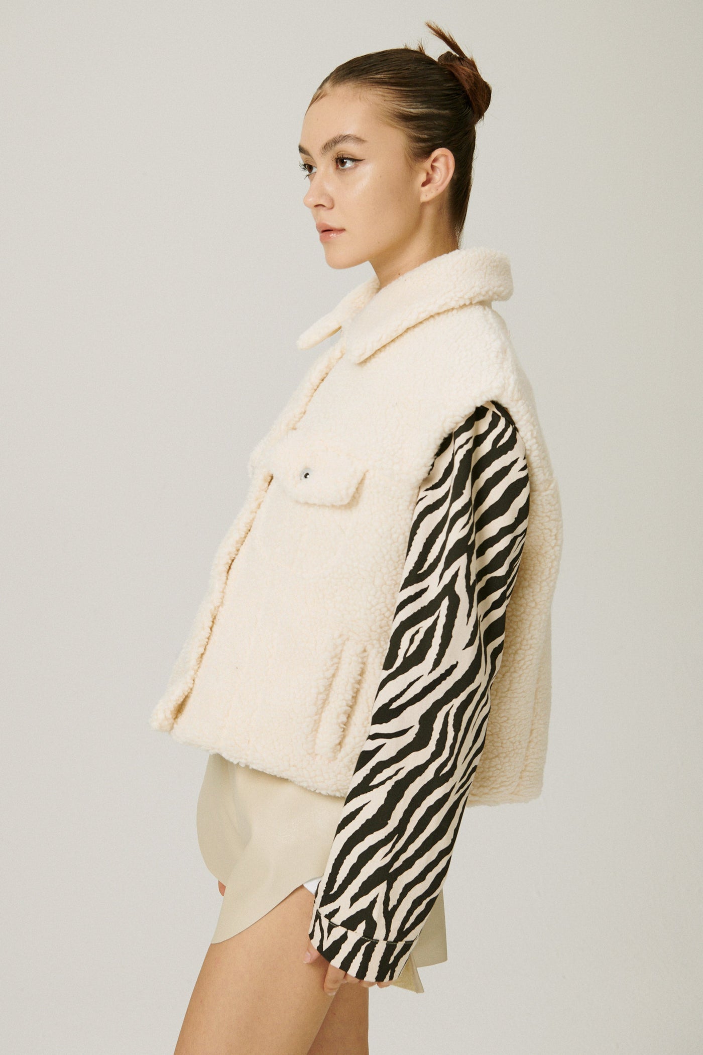 storets.com Cleo Borg Teddy Vest