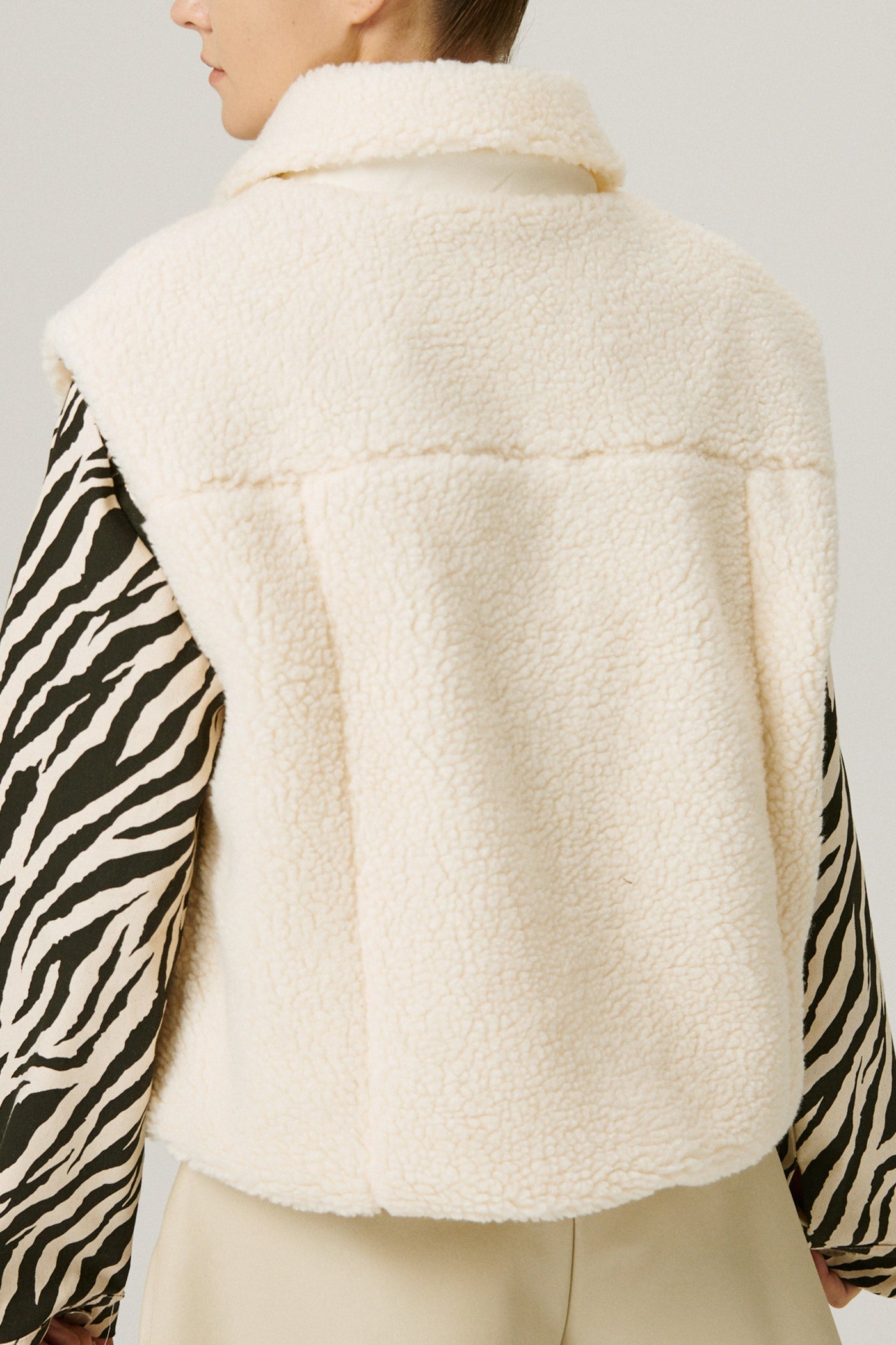 storets.com Cleo Borg Teddy Vest