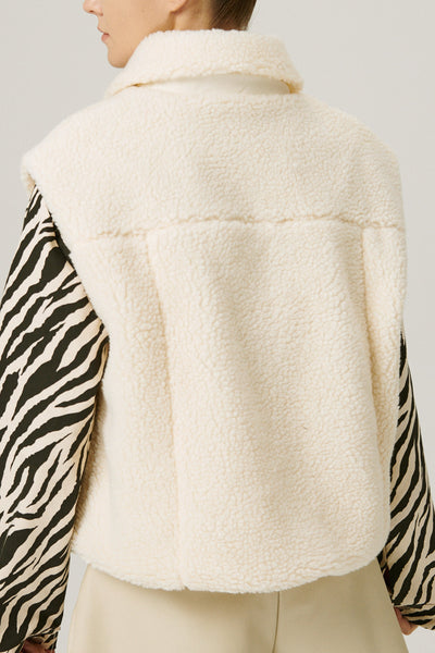 storets.com Cleo Borg Teddy Vest