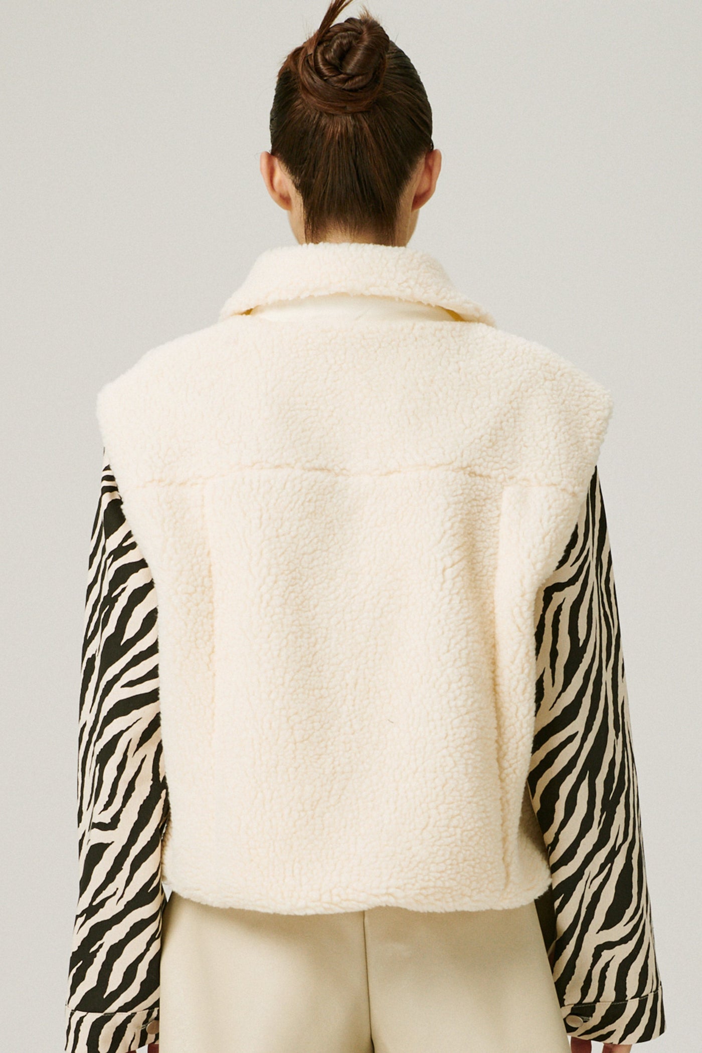 storets.com Cleo Borg Teddy Vest