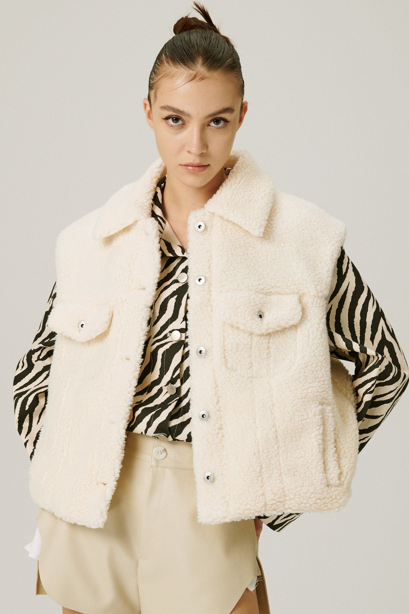 storets.com Cleo Borg Teddy Vest