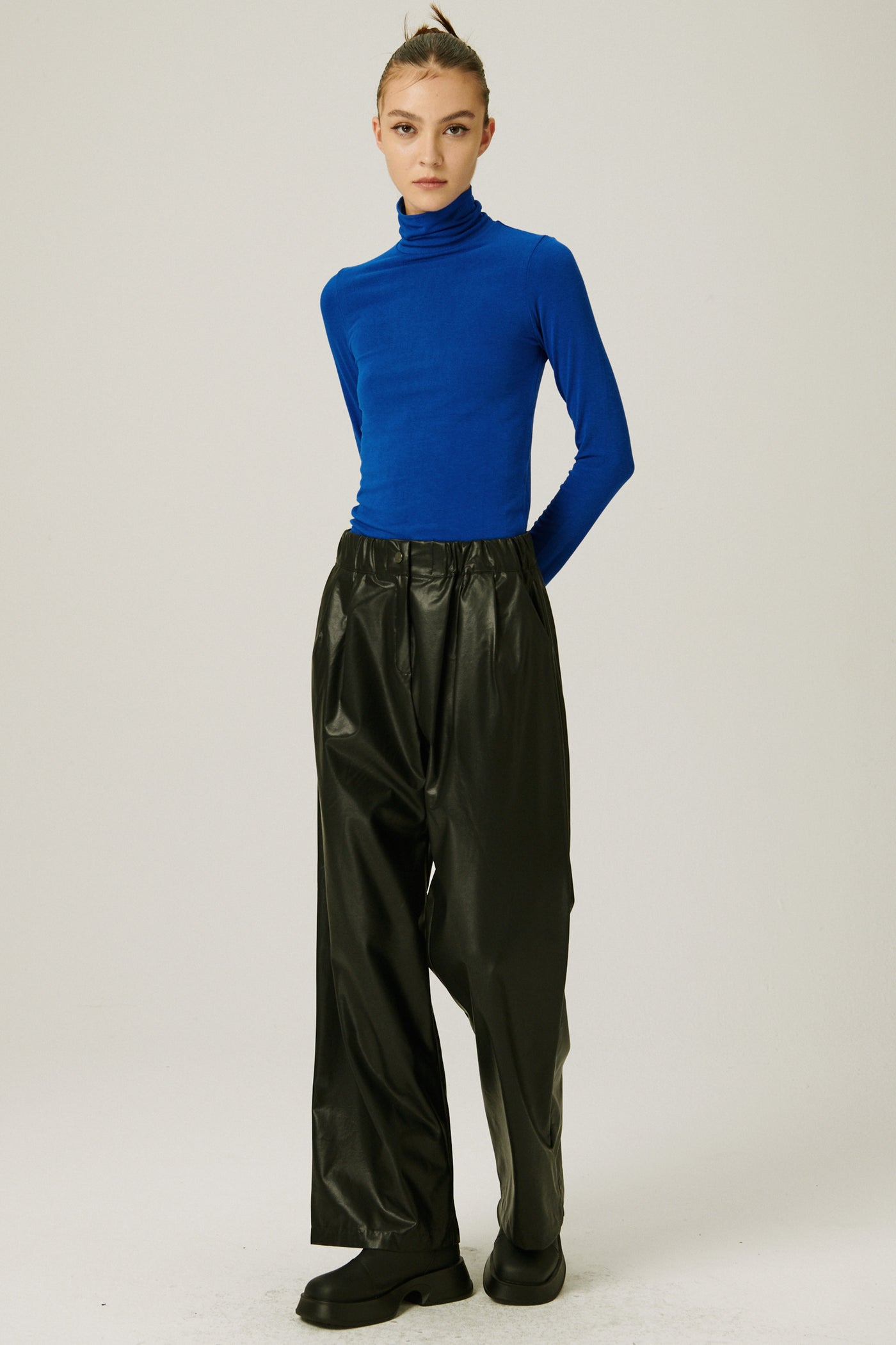 storets.com Celia Slimfit Turtle Neck Top