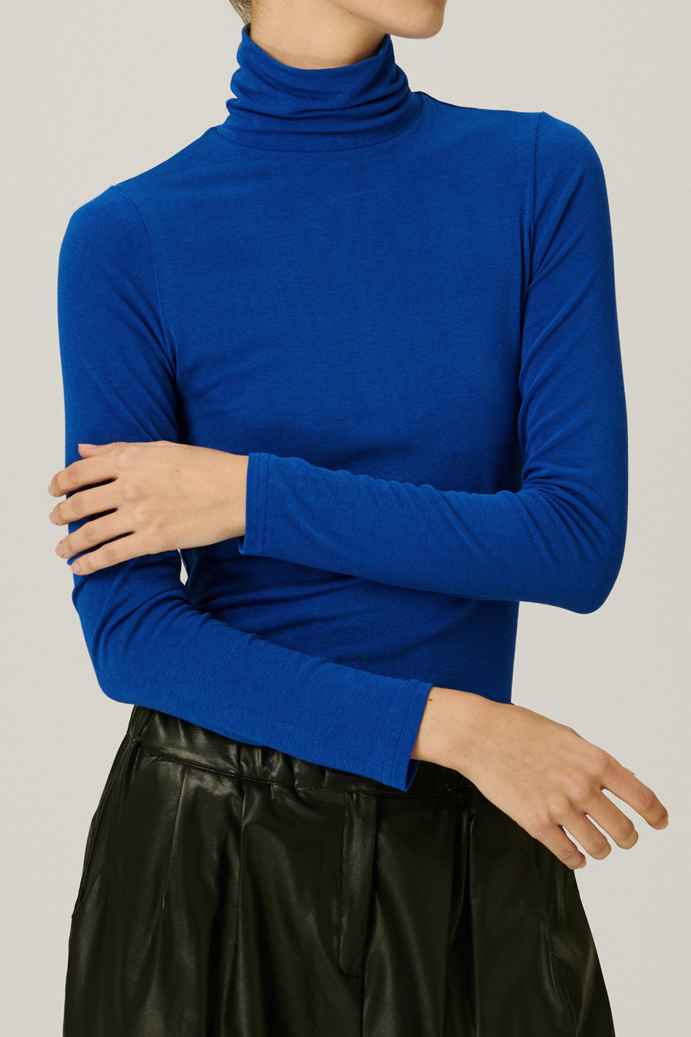 storets.com Celia Slimfit Turtle Neck Top