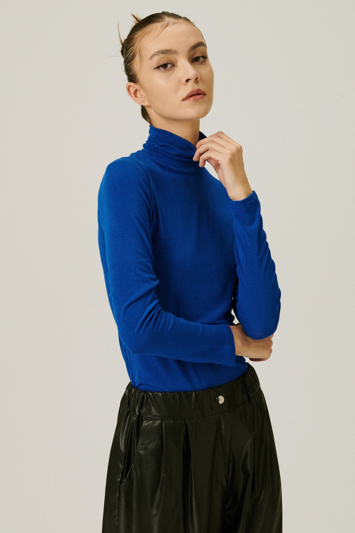 storets.com Celia Slimfit Turtle Neck Top