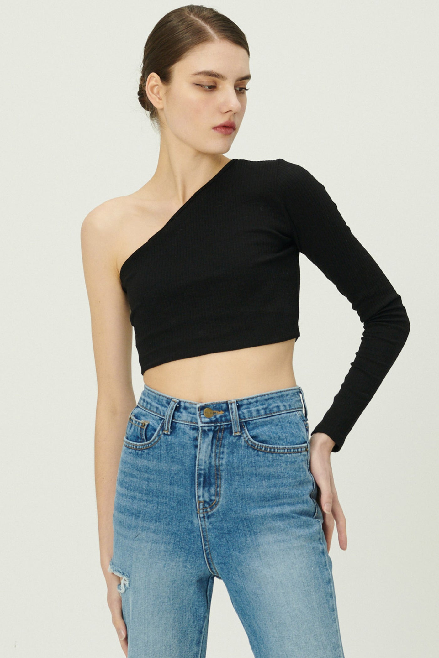storets.com Valen One Shoulder Crop Top