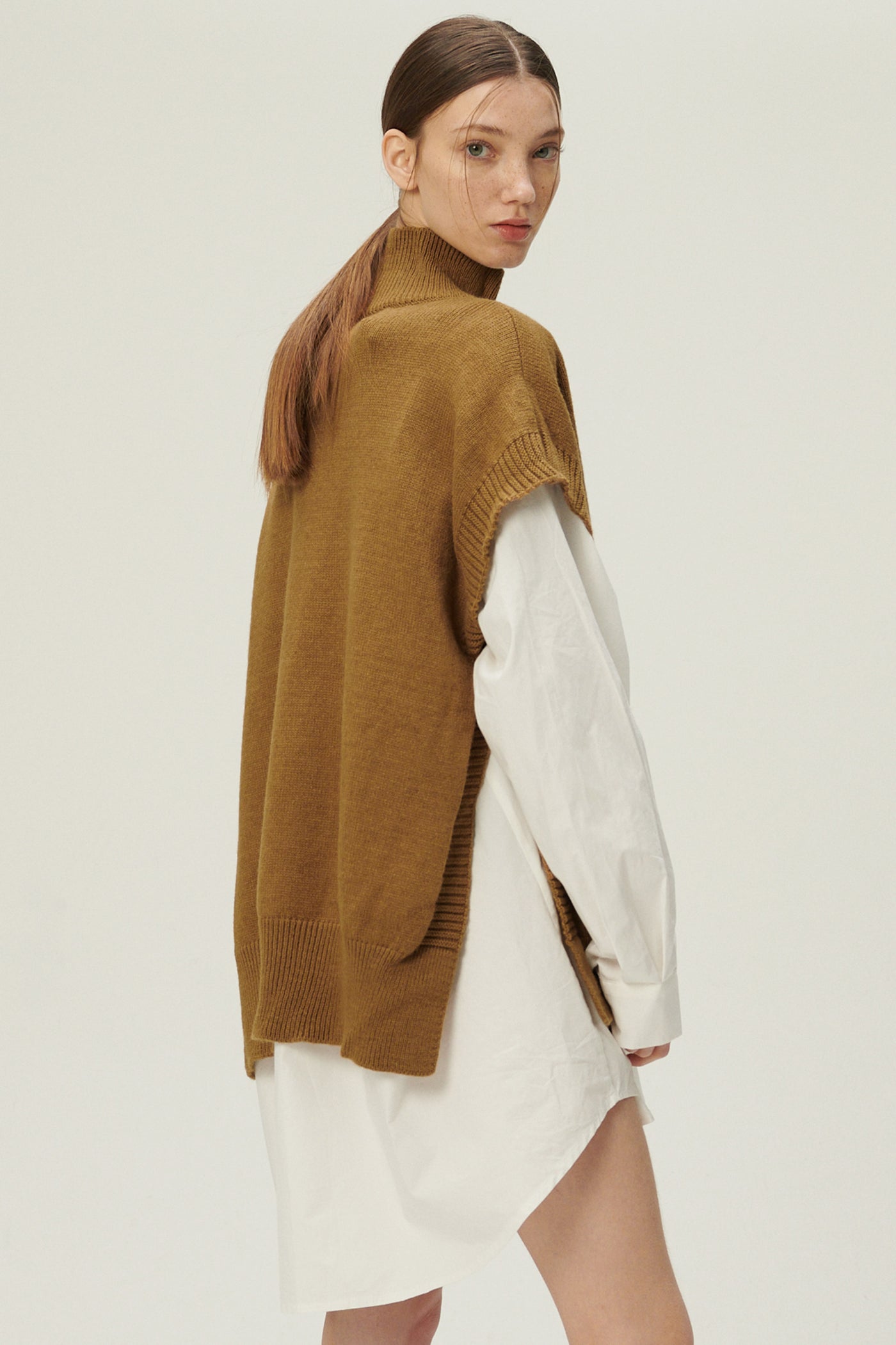 storets.com Adyson Mockneck Buttoned Vest