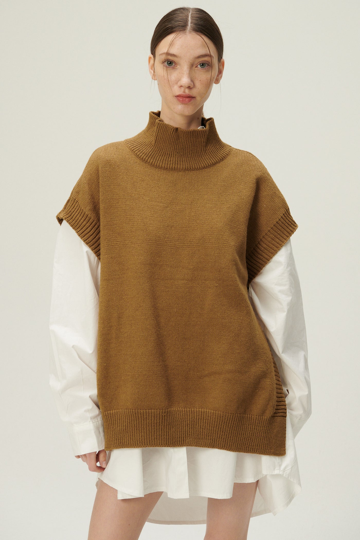 storets.com Adyson Mockneck Buttoned Vest