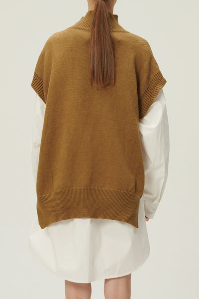 storets.com Adyson Mockneck Buttoned Vest