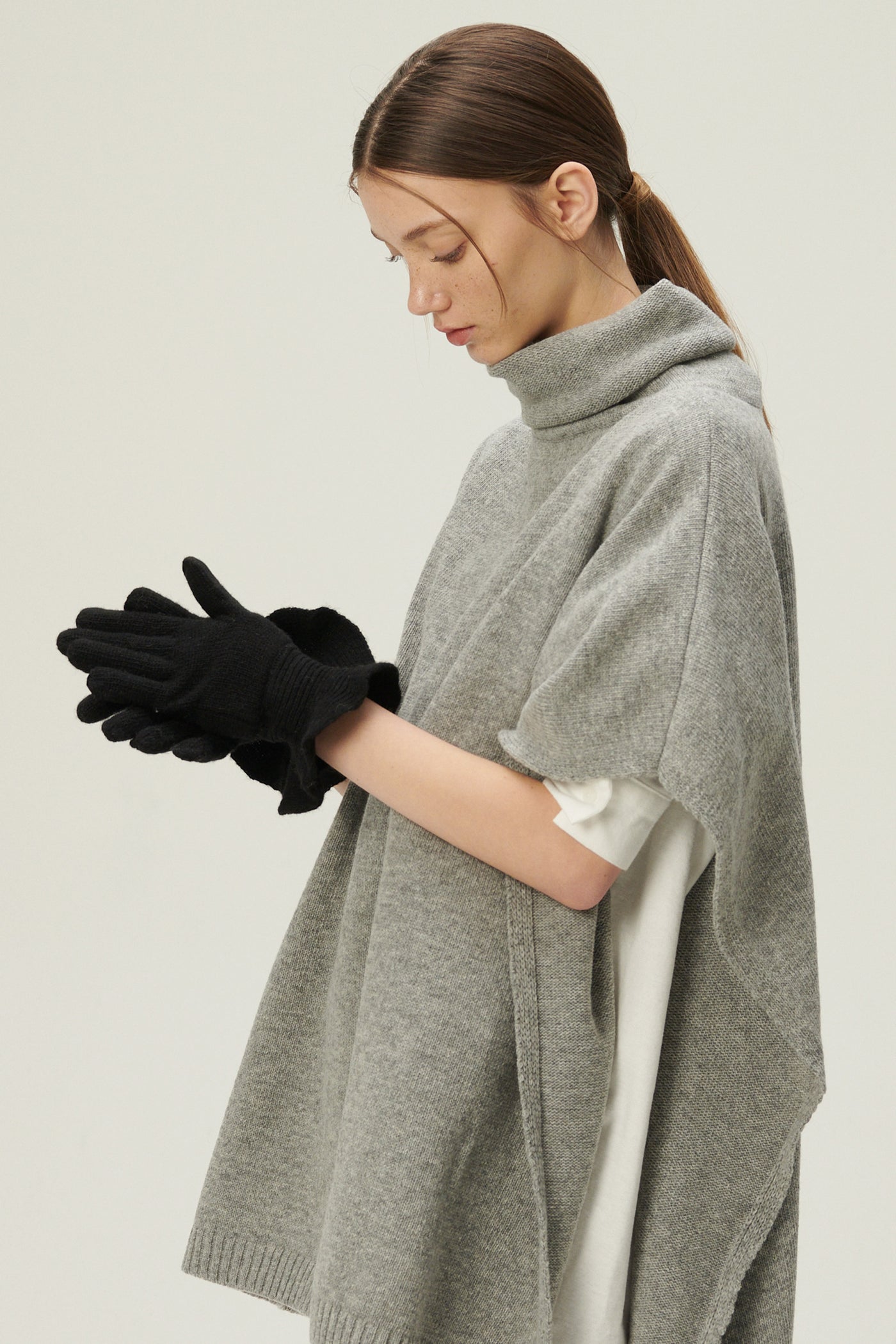 storets.com Gloria Ruffled Cuff Knit Gloves