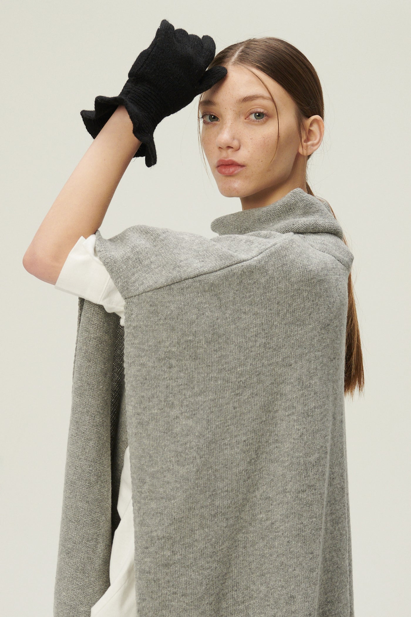 storets.com Gloria Ruffled Cuff Knit Gloves