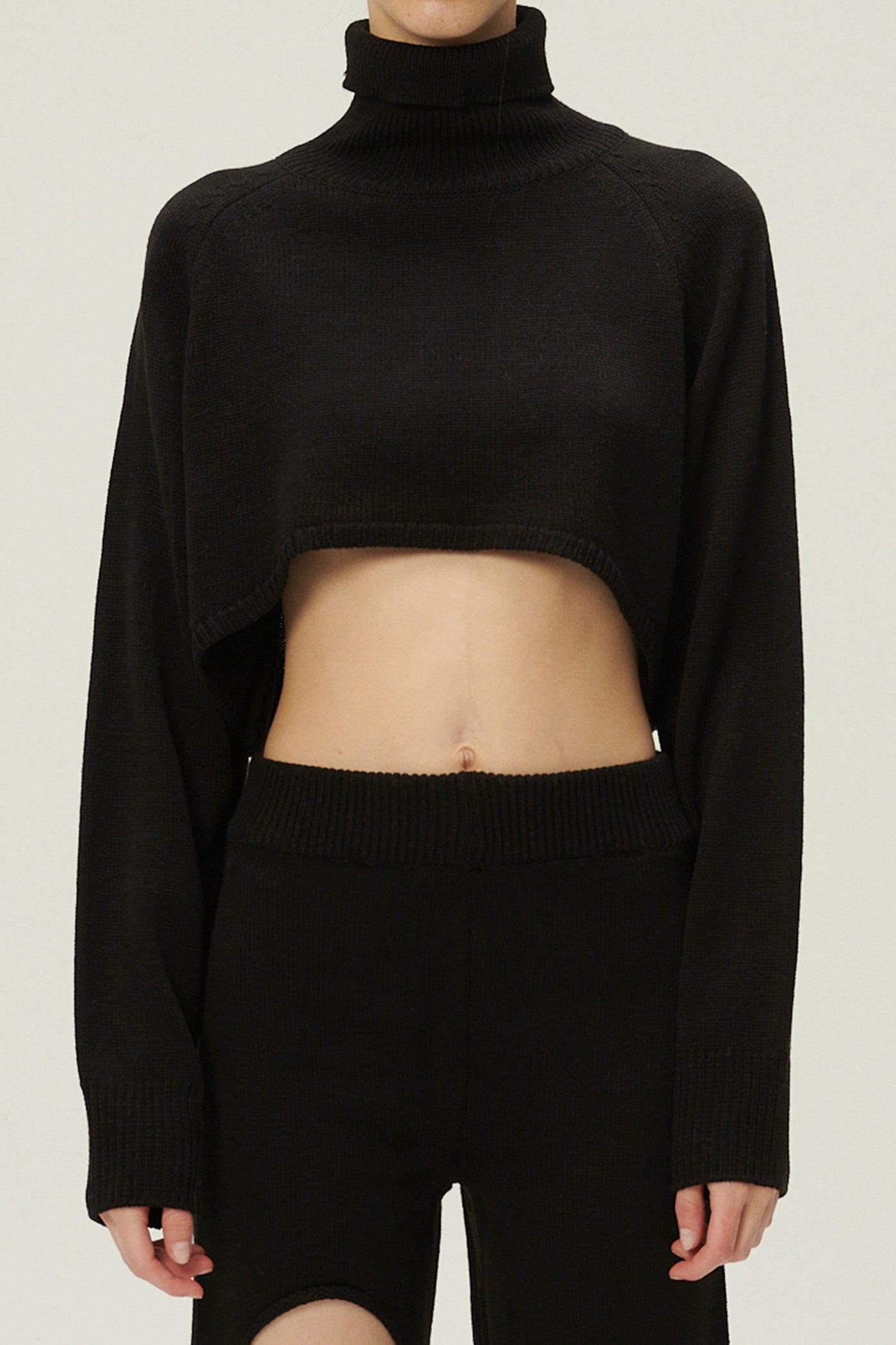 storets.com Mia Cropped Turtleneck Sweater