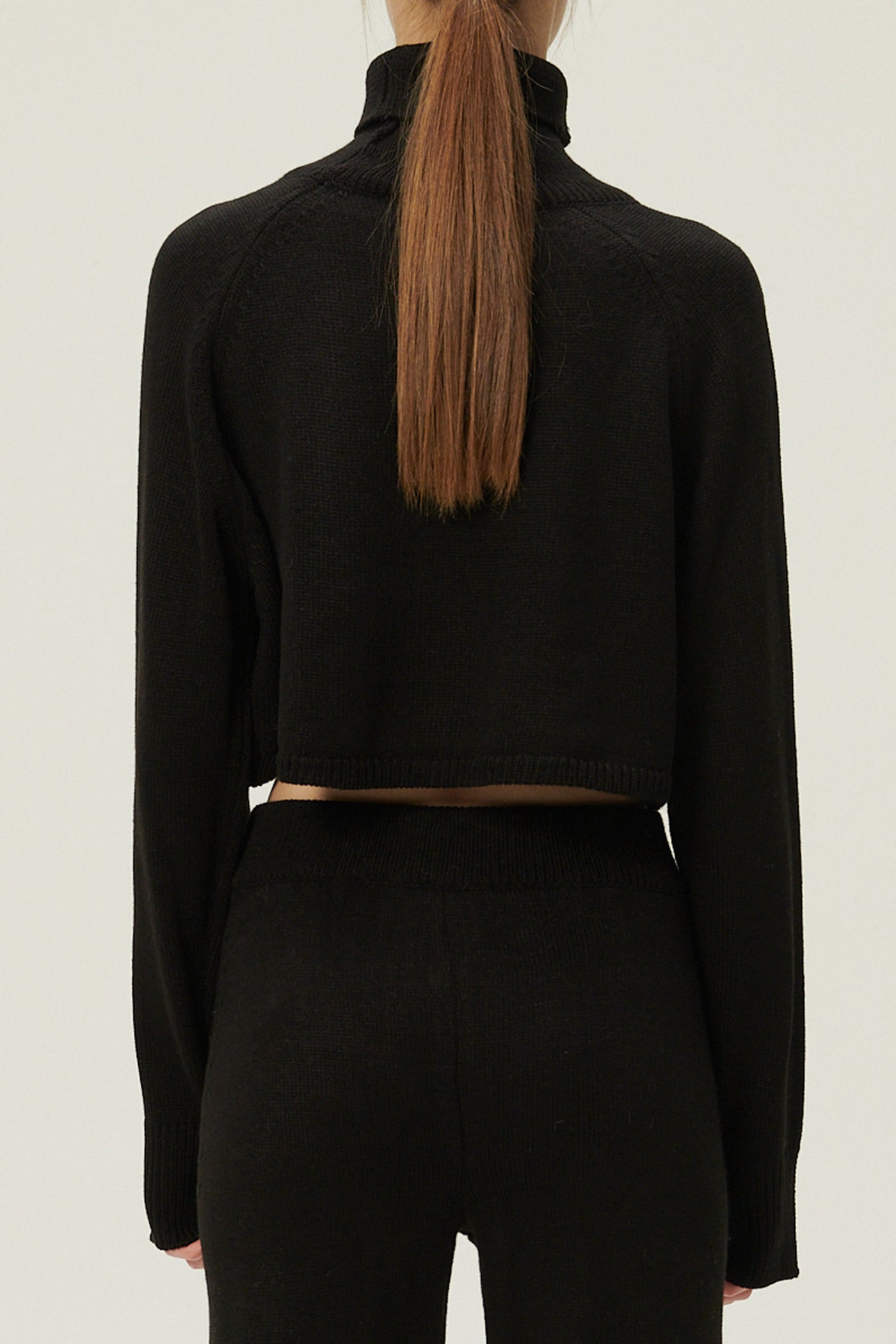 storets.com Mia Cropped Turtleneck Sweater