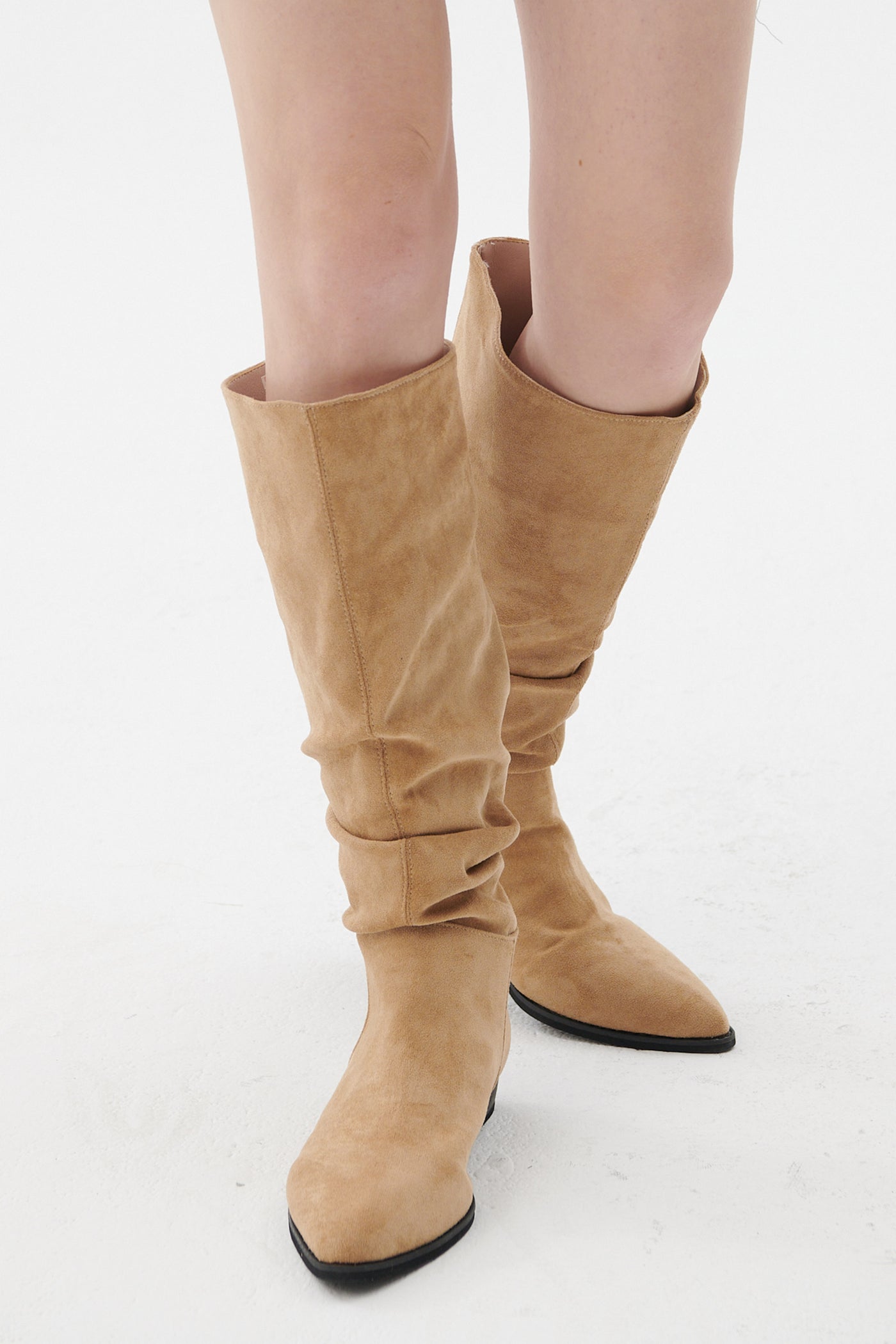 storets.com Wide-Leg Ruched Boots