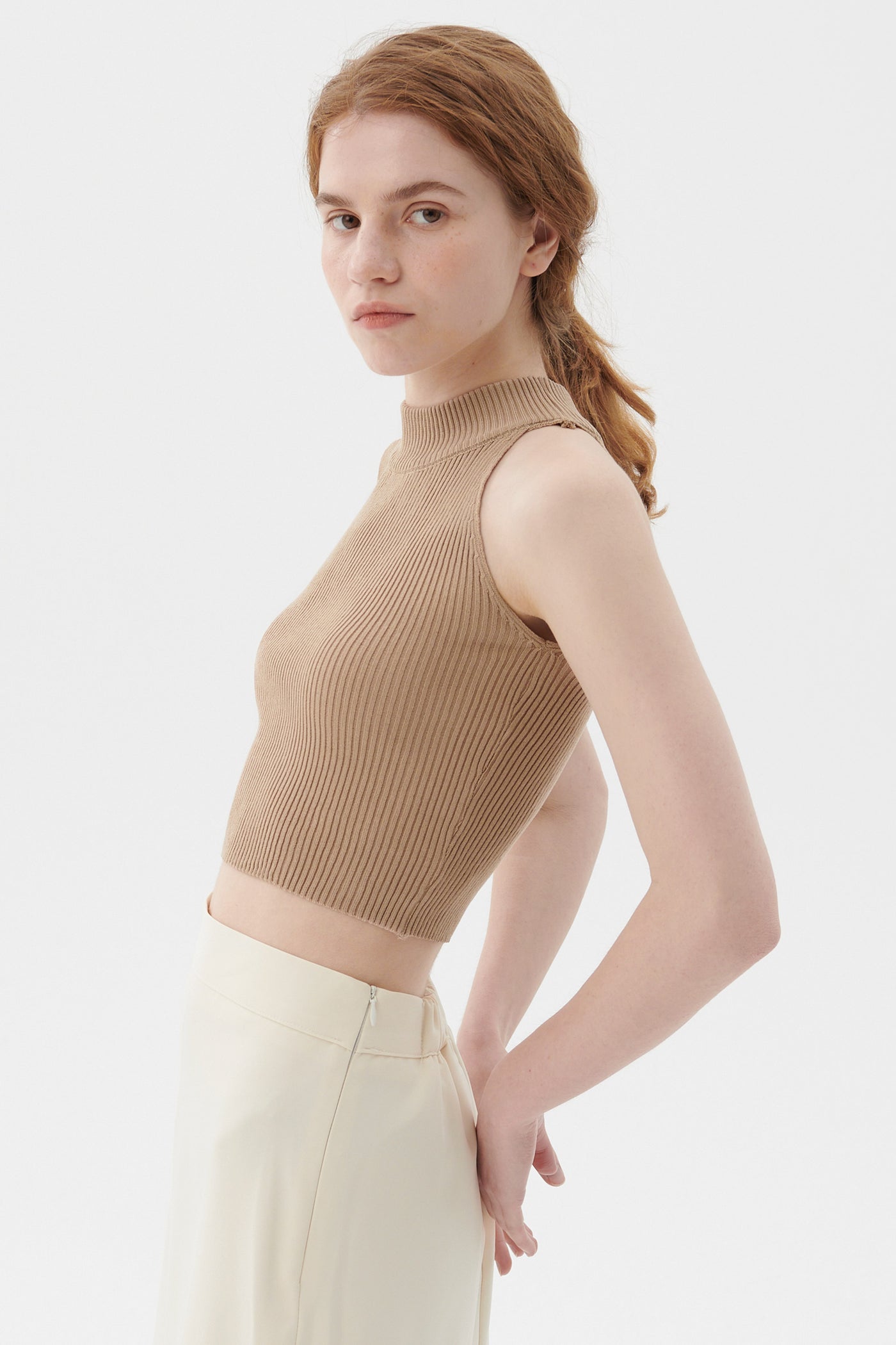 storets.com Finley Knitted Crop Top
