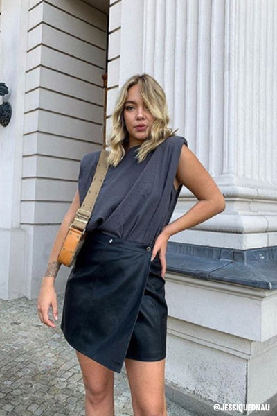 storets.com Elena Padded Shoulder T-shirt